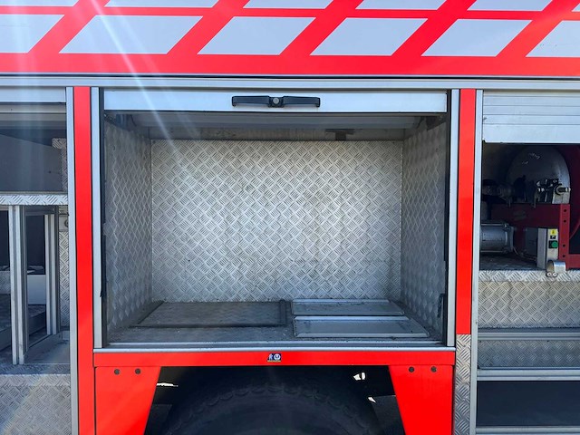 Mercedes - 1995 - 1124 - brandweerwagen - afbeelding 10 van  36