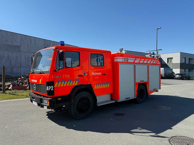 Mercedes - 1995 - 1124 - brandweerwagen - afbeelding 1 van  3