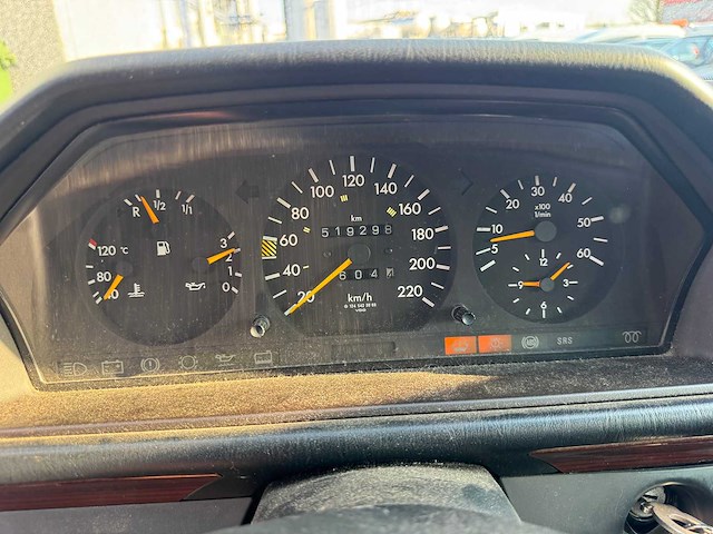 Mercedes - 1995 - e250td - w124 - personenauto - afbeelding 4 van  16