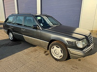 Mercedes - 1995 - e250td - w124 - personenauto - afbeelding 10 van  16