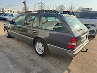 Mercedes - 1995 - e250td - w124 - personenauto - afbeelding 14 van  16