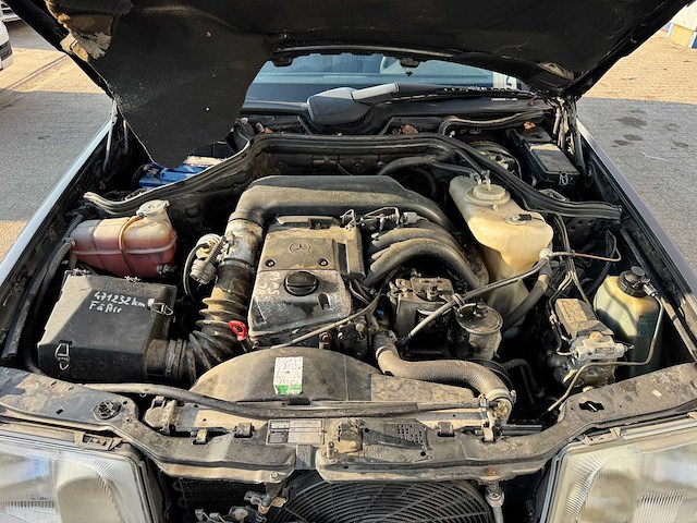 Mercedes - 1995 - e250td - w124 - personenauto - afbeelding 5 van  8