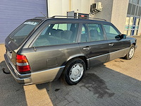 Mercedes - 1995 - e250td - w124 - personenauto - afbeelding 6 van  8