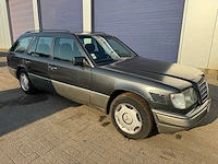 Mercedes - 1995 - e250td - w124 - personenauto - afbeelding 10 van  16