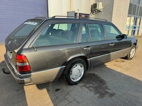 Mercedes - 1995 - e250td - w124 - personenauto - afbeelding 11 van  16
