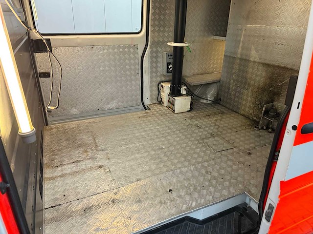 Mercedes - 2000 - 312 d - brandweerwagen - afbeelding 8 van  35