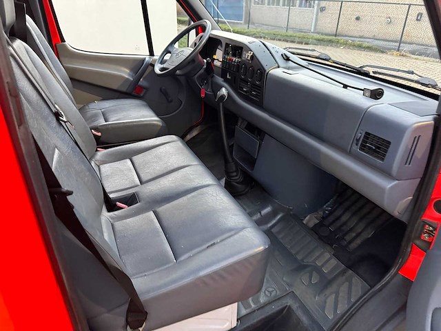 Mercedes - 2000 - 312 d - brandweerwagen - afbeelding 13 van  35