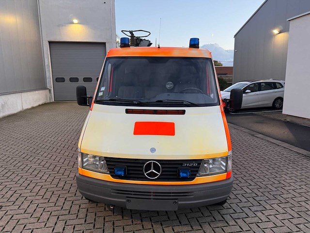 Mercedes - 2000 - 312 d - brandweerwagen - afbeelding 29 van  35