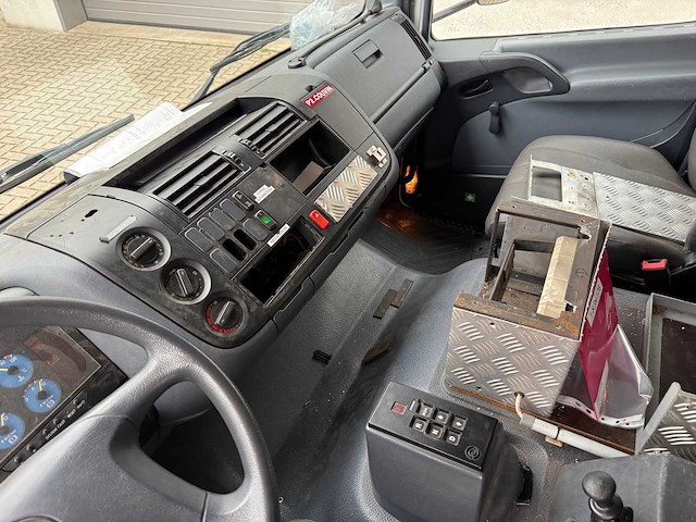 Mercedes - 2000 - atego 1325 f - brandweerwagen - afbeelding 26 van  40