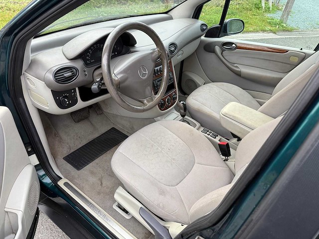 Mercedes - 2002 - a170 - - personenauto - afbeelding 4 van  17