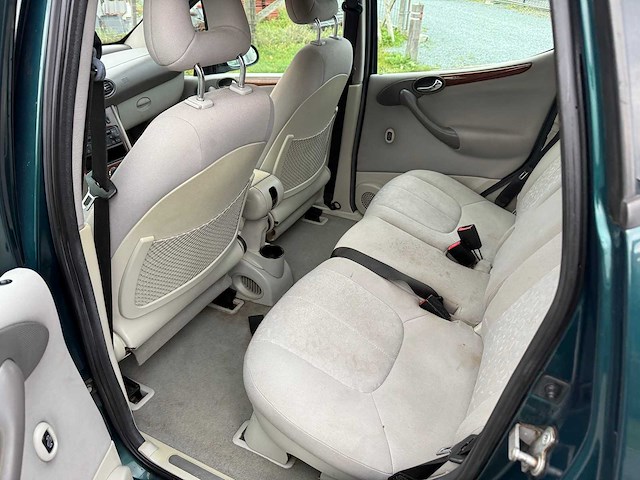 Mercedes - 2002 - a170 - - personenauto - afbeelding 5 van  17