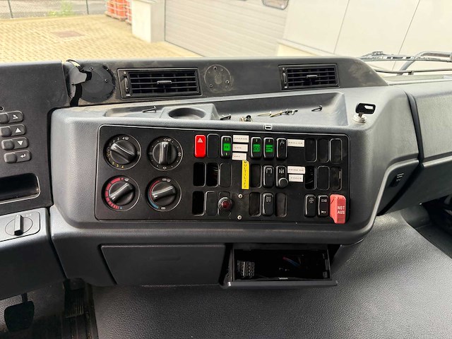 Mercedes - 2003 - axtros 1931 - brandweerwagen - afbeelding 23 van  32