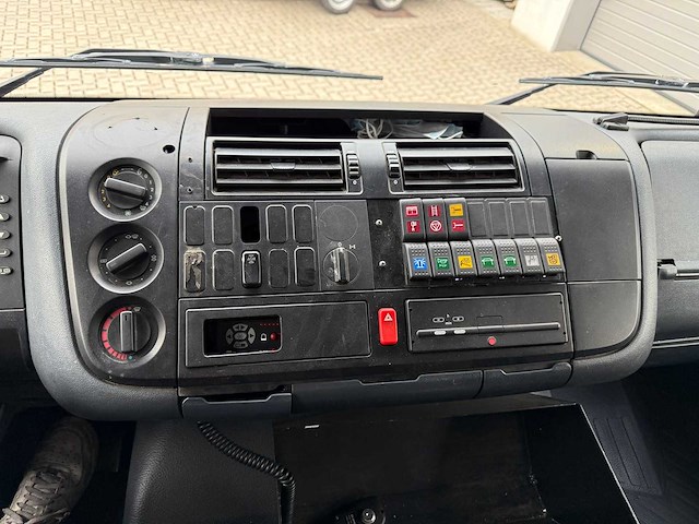 Mercedes - 2004 - atego 1428 f/4x2 - brandweerwagen - afbeelding 29 van  44