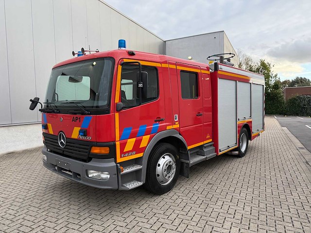 Mercedes - 2004 - atego 1428 f/4x2 - brandweerwagen - afbeelding 1 van  44