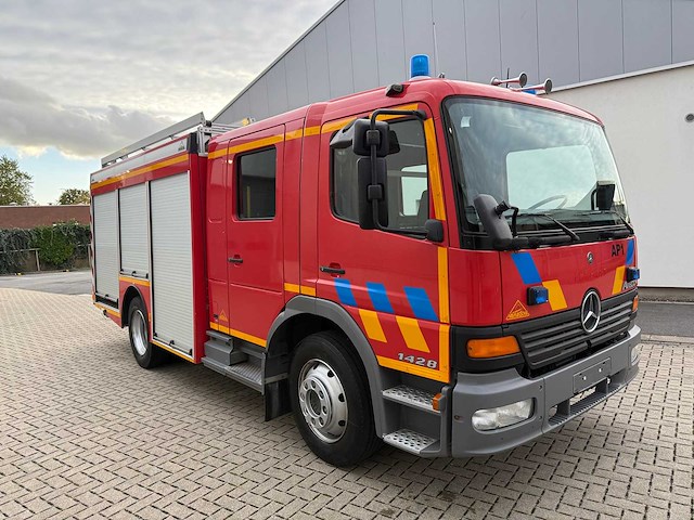 Mercedes - 2004 - atego 1428 f/4x2 - brandweerwagen - afbeelding 41 van  43