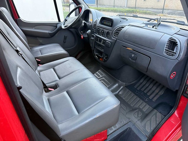 Mercedes - 2005 - 316 cdi - brandweerwagen - afbeelding 8 van  32