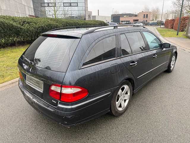 Mercedes - 2006 - e220 cdi - personenauto - afbeelding 3 van  24