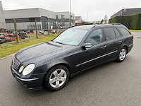 Mercedes - 2006 - e220 cdi - personenauto - afbeelding 1 van  24