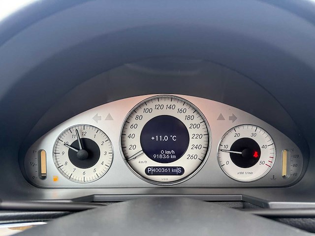 Mercedes - 2006 - e220 cdi - personenauto - afbeelding 14 van  24