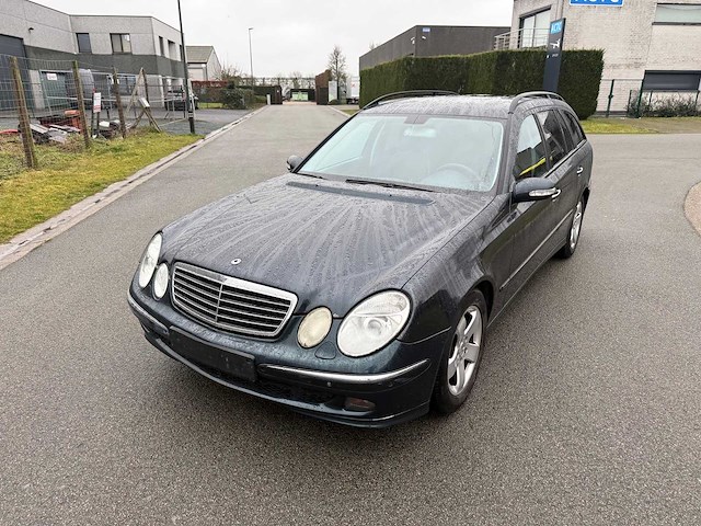 Mercedes - 2006 - e220 cdi - personenauto - afbeelding 18 van  24