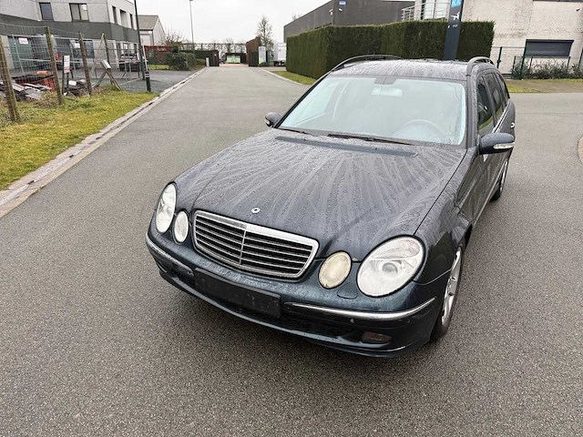 Mercedes - 2006 - e220 cdi - personenauto - afbeelding 19 van  24