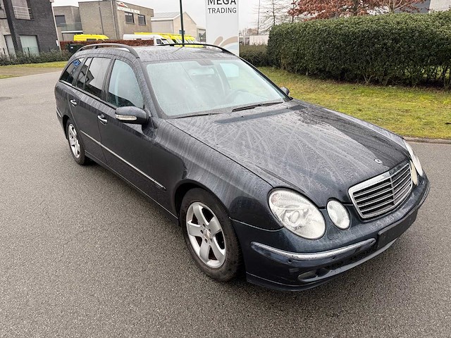 Mercedes - 2006 - e220 cdi - personenauto - afbeelding 22 van  24