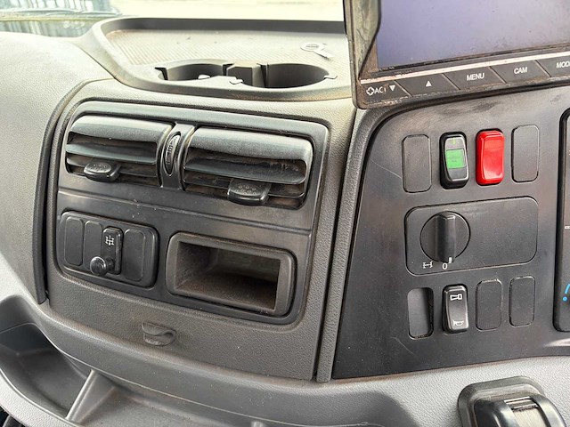 Mercedes - 2007 - 1829k - vrachtwagen - afbeelding 7 van  29