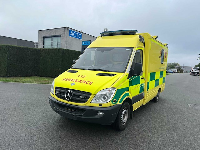 Mercedes - 2008 - sprinter 318 cdi - ambulance - afbeelding 34 van  44