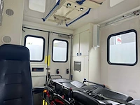 Mercedes - 2008 - sprinter 318 cdi - ambulance - afbeelding 15 van  44