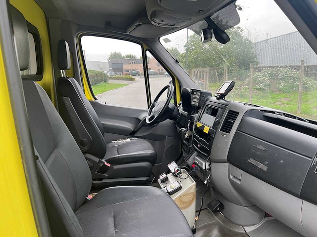 Mercedes - 2008 - sprinter 318 cdi - ambulance - afbeelding 16 van  44