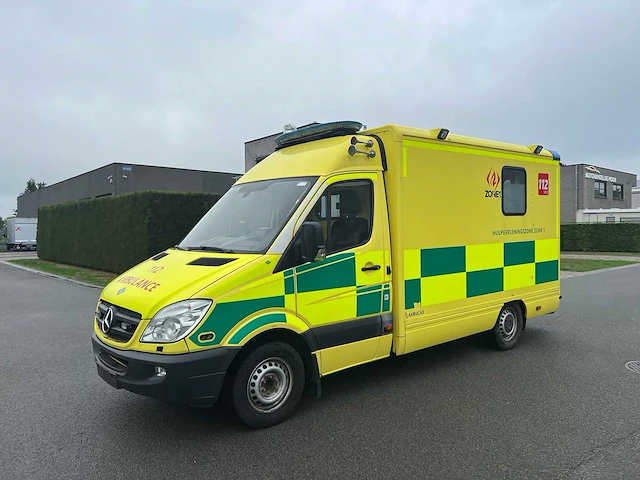 Mercedes - 2008 - sprinter 318 cdi - ambulance - afbeelding 40 van  44