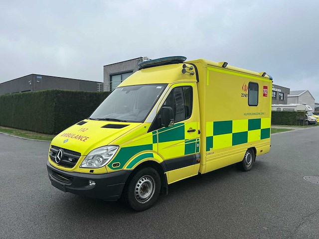 Mercedes - 2008 - sprinter 318 cdi - ambulance - afbeelding 22 van  44