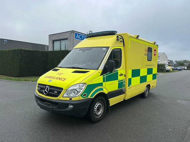 Mercedes - 2008 - sprinter 318 cdi - ambulance - afbeelding 41 van  44
