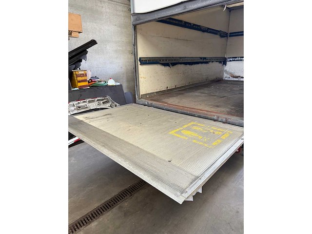 Mercedes - 2011 - sprinter - personenauto - afbeelding 25 van  30