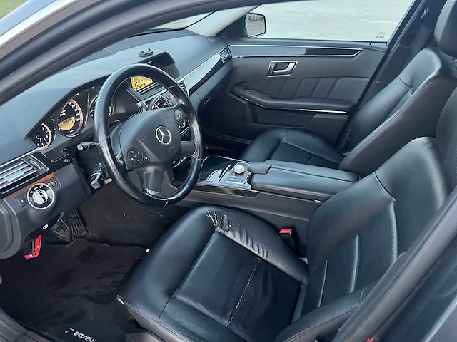 Mercedes - 2012 - e200 cdi - break - personenauto - afbeelding 17 van  31
