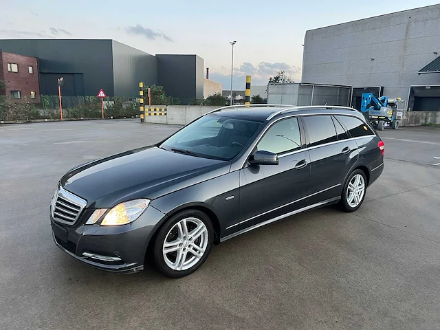 Mercedes - 2012 - e200 cdi - break - personenauto - afbeelding 12 van  31