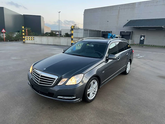 Mercedes - 2012 - e200 cdi - break - personenauto - afbeelding 20 van  31