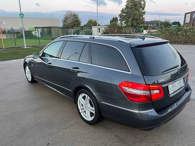 Mercedes - 2012 - e200 cdi - break - personenauto - afbeelding 20 van  31