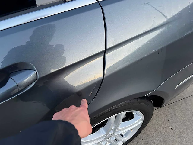 Mercedes - 2012 - e200 cdi - break - personenauto - afbeelding 29 van  31