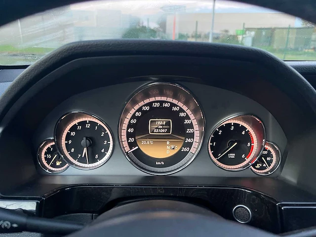 Mercedes - 2012 - e200 cdi - break - personenauto - afbeelding 6 van  31