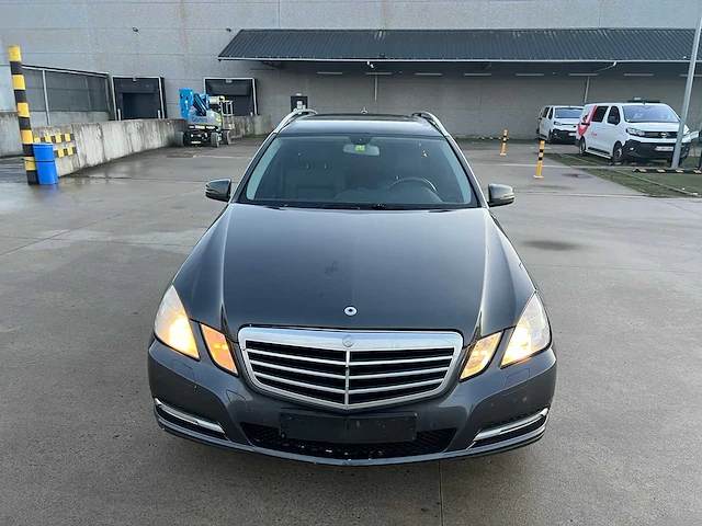 Mercedes - 2012 - e200 cdi - break - personenauto - afbeelding 12 van  31