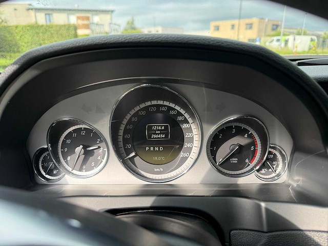 Mercedes - 2012 - e220 cdi - coupe - personenauto - afbeelding 10 van  19