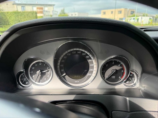Mercedes - 2012 - e220 cdi - coupe - personenauto - afbeelding 11 van  19