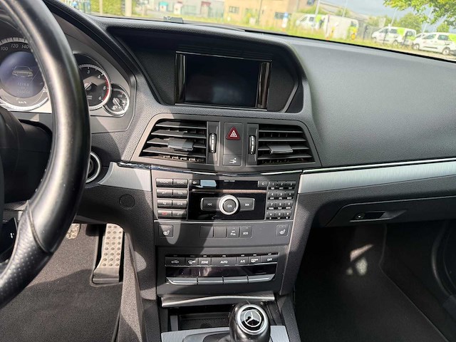 Mercedes - 2012 - e220 cdi - coupe - personenauto - afbeelding 8 van  19