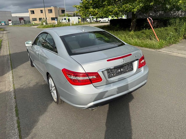 Mercedes - 2012 - e220 cdi - coupe - personenauto - afbeelding 18 van  19