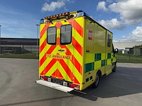 Mercedes - 2013 - 315 cdi - ambulance - personenauto - afbeelding 5 van  42