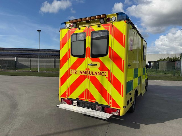 Mercedes - 2013 - 315 cdi - ambulance - personenauto - afbeelding 6 van  42