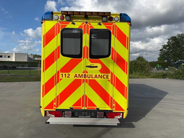 Mercedes - 2013 - 315 cdi - ambulance - personenauto - afbeelding 7 van  42