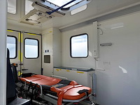 Mercedes - 2013 - 315 cdi - ambulance - personenauto - afbeelding 15 van  42
