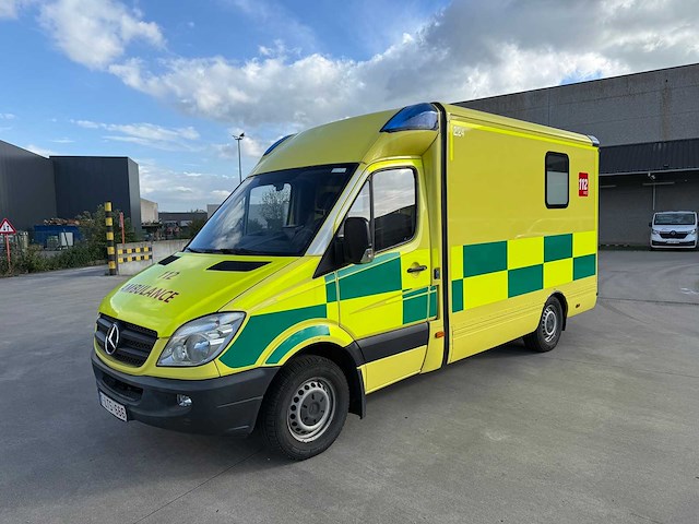Mercedes - 2013 - 315 cdi - ambulance - personenauto - afbeelding 12 van  42